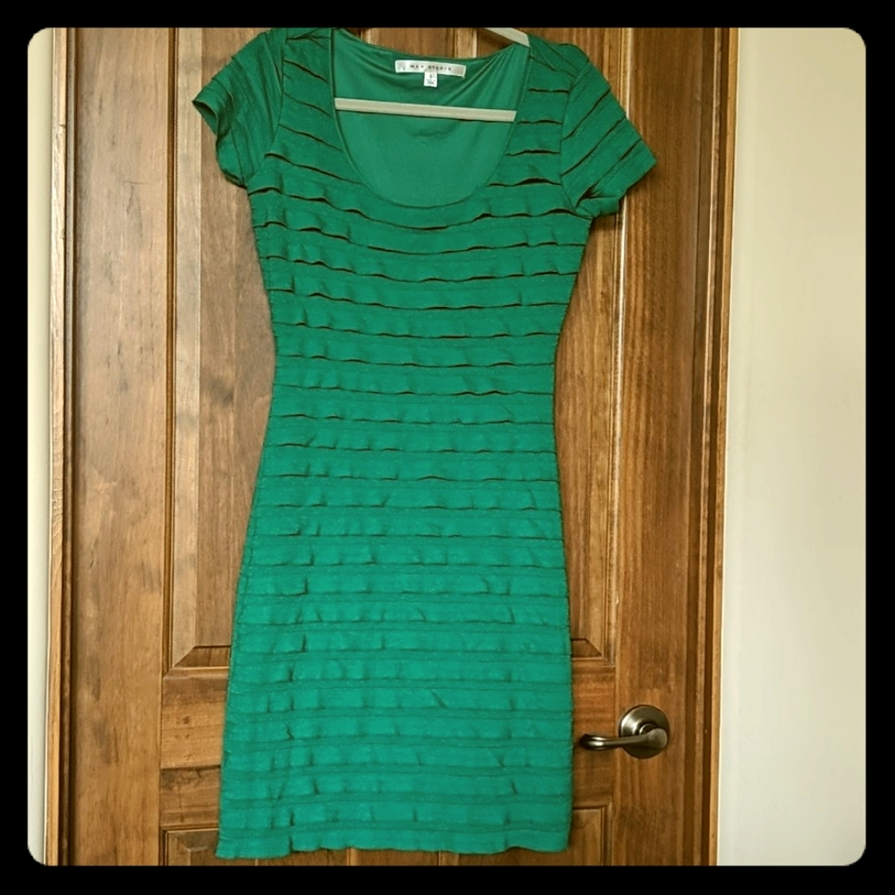 Max Studio green dress